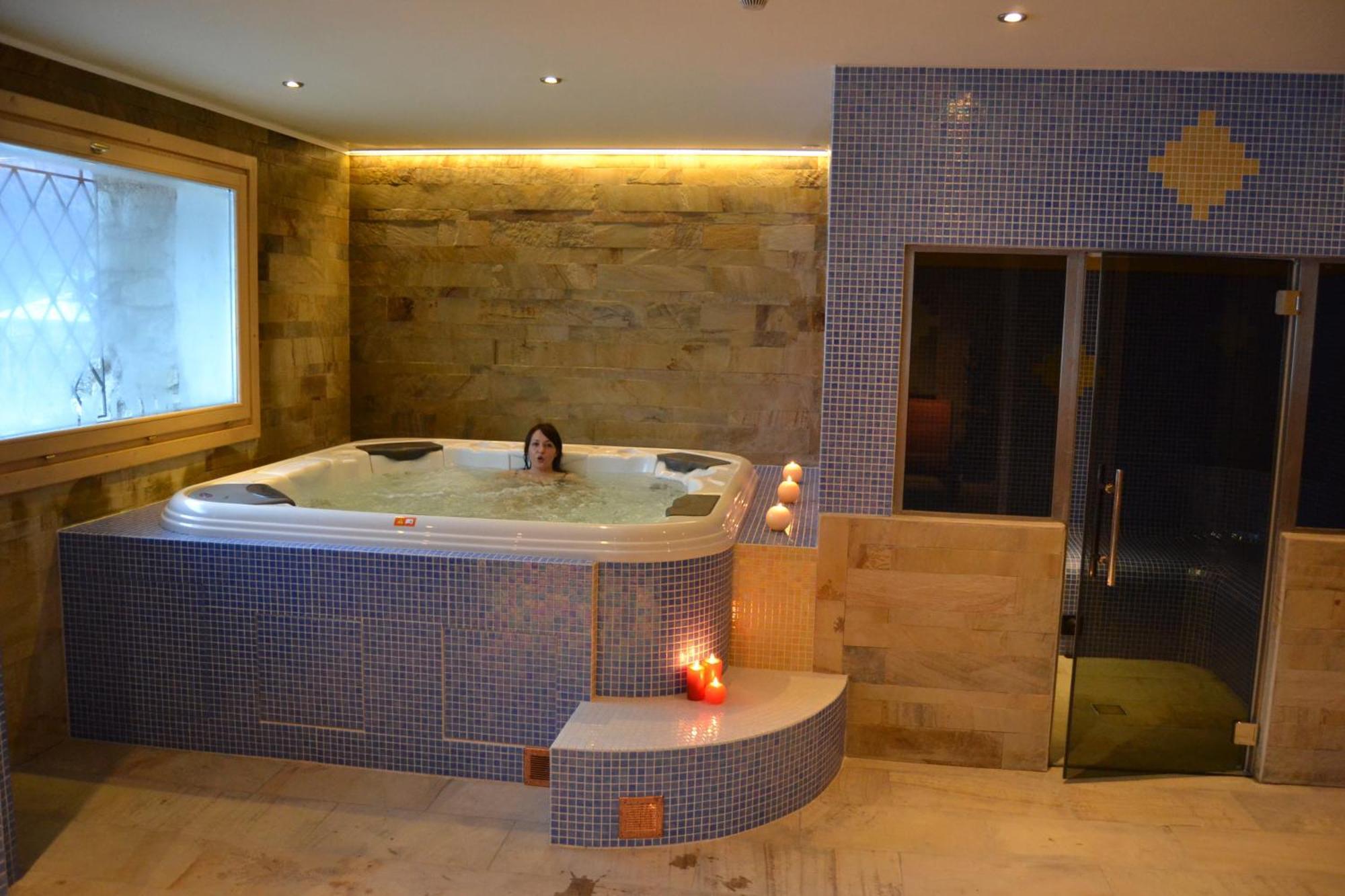Park Hotel Bellevue Dimaro Bagian luar foto