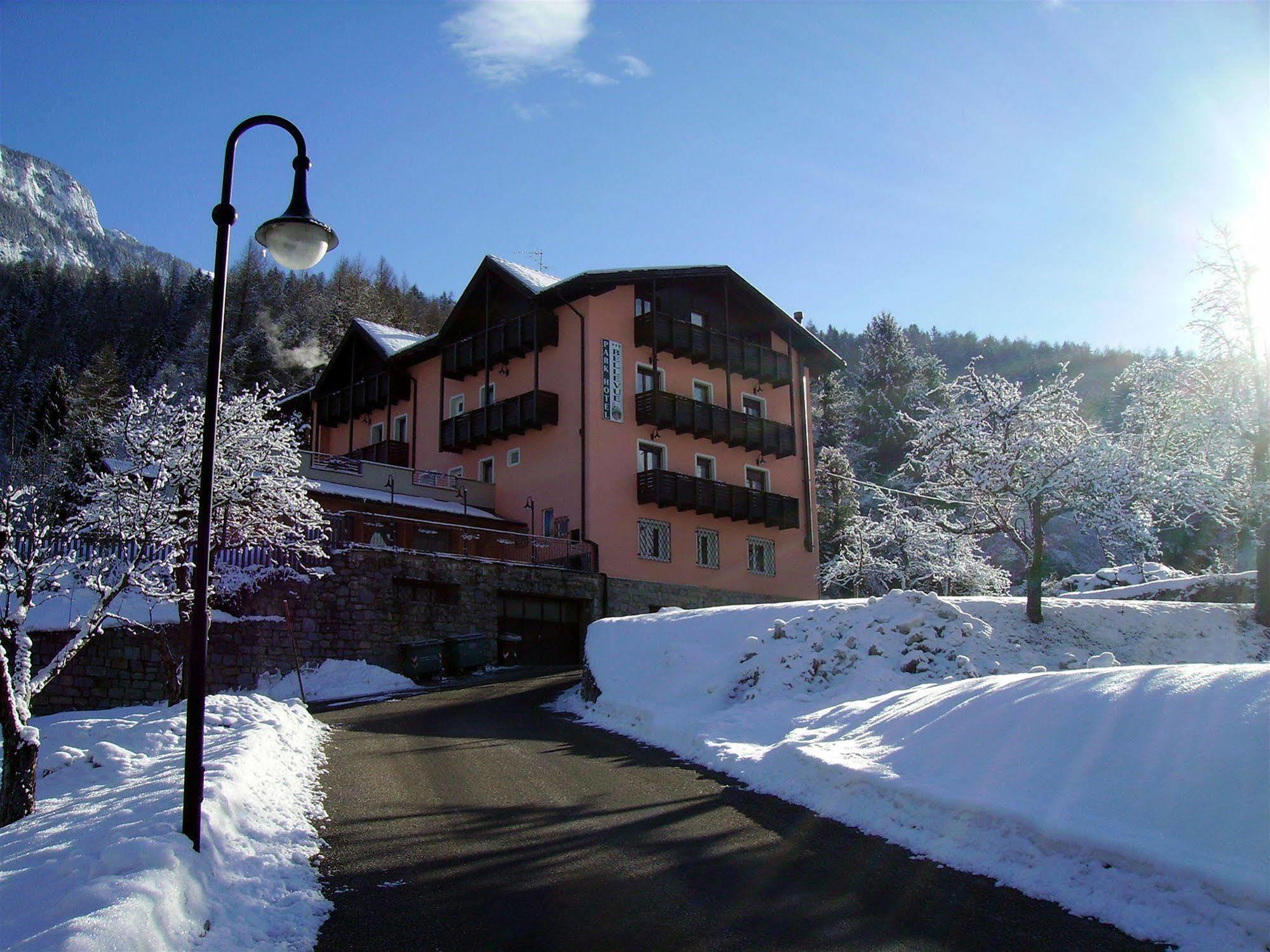 Park Hotel Bellevue Dimaro Bagian luar foto