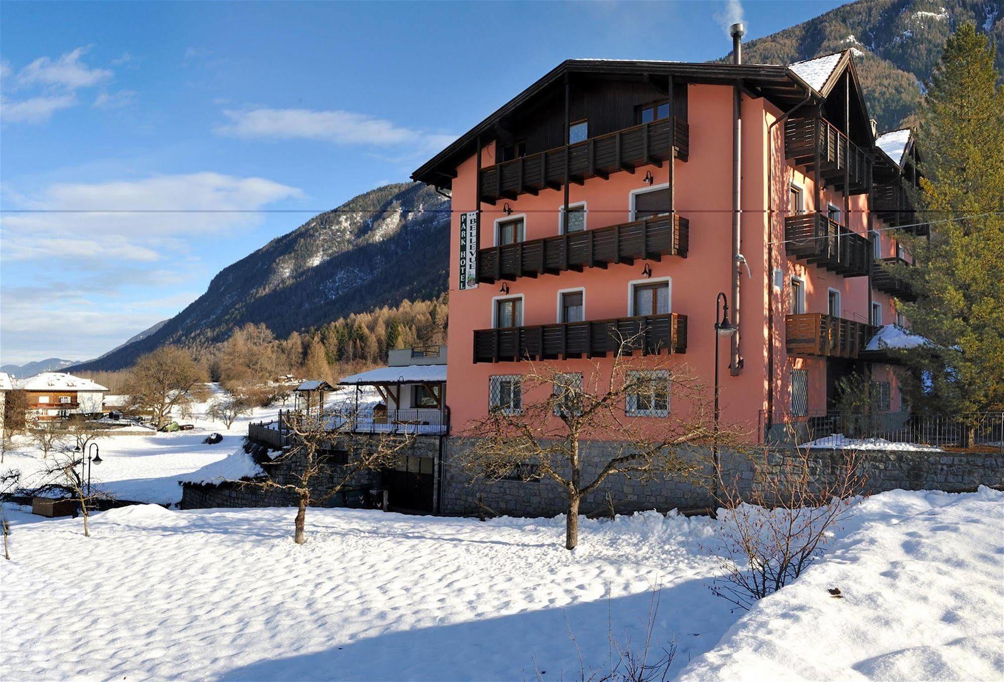 Park Hotel Bellevue Dimaro Bagian luar foto