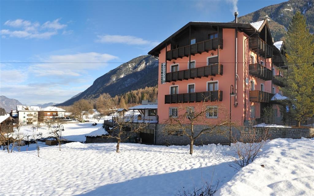 Park Hotel Bellevue Dimaro Bagian luar foto
